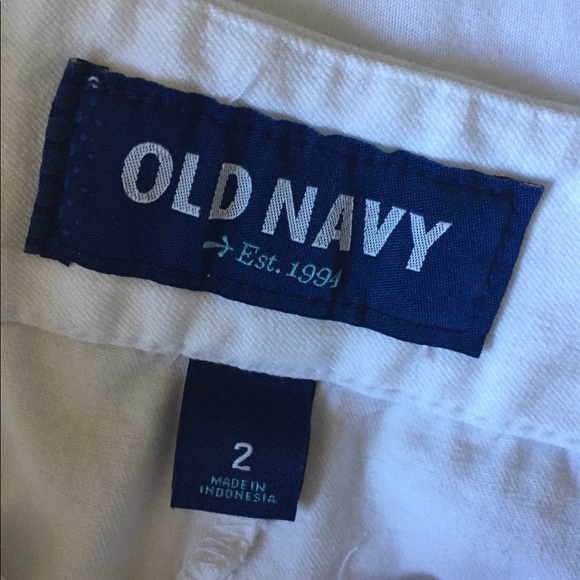 White shorts - Picture 3 of 3